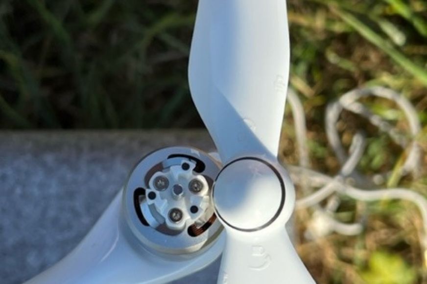 DJI Phantom 4 Propeller mit schwarzem Rand